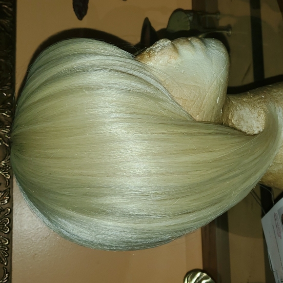 Pure Natural Wig name Tina platinum Blonde - Picture 2 of 8